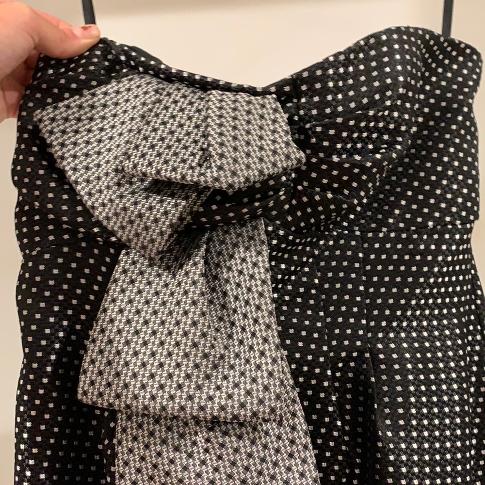 MAX AND CLEO size 6 strapless cocktail dress